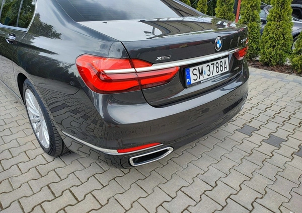 BMW Seria 7 cena 155000 przebieg: 125515, rok produkcji 2016 z Piotrków Trybunalski małe 781
